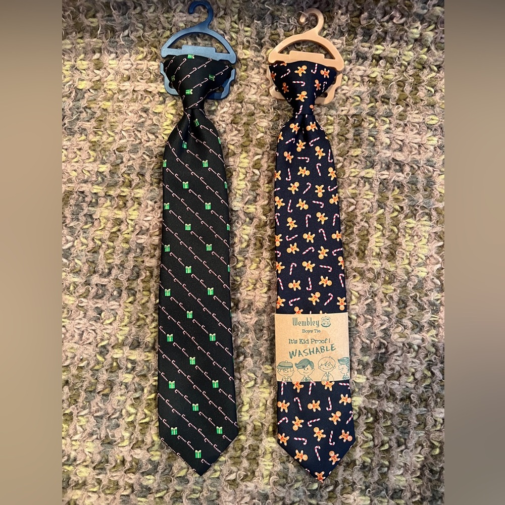 NWT, Wembley & Chaps Washable Christmas clip-on Necktie Neck Ties, Boys.